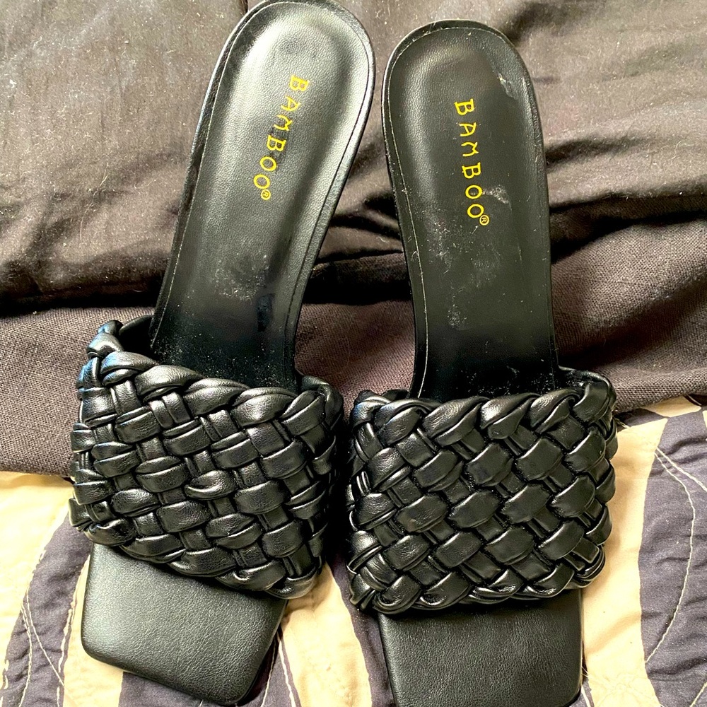 Bamboo mules pumps